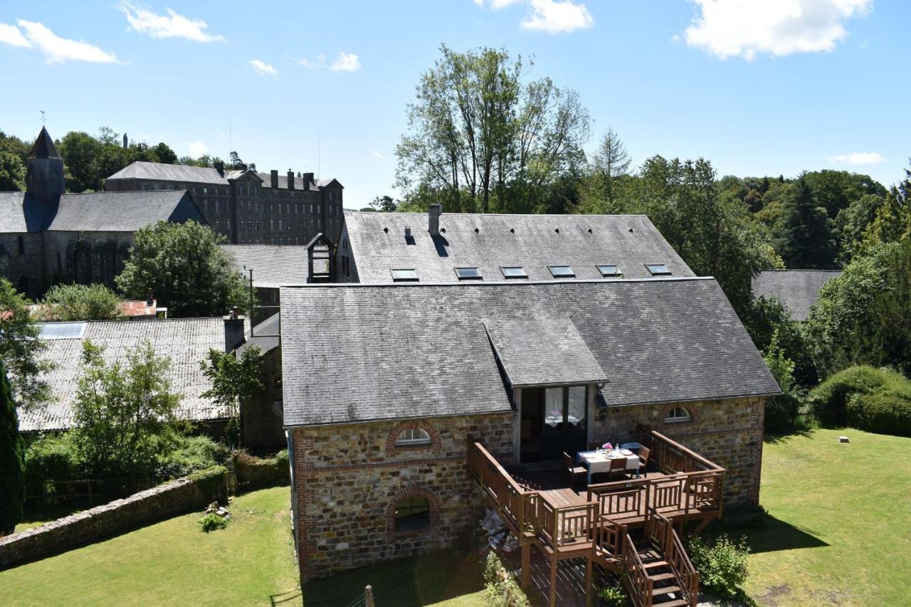 Gites In Le Neufbourg -Mortain المظهر الخارجي الصورة