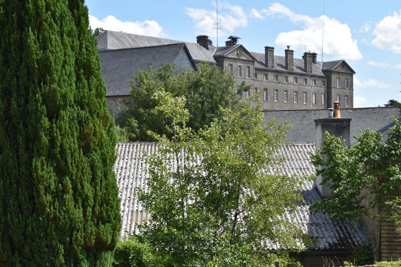 Gites In Le Neufbourg -Mortain المظهر الخارجي الصورة