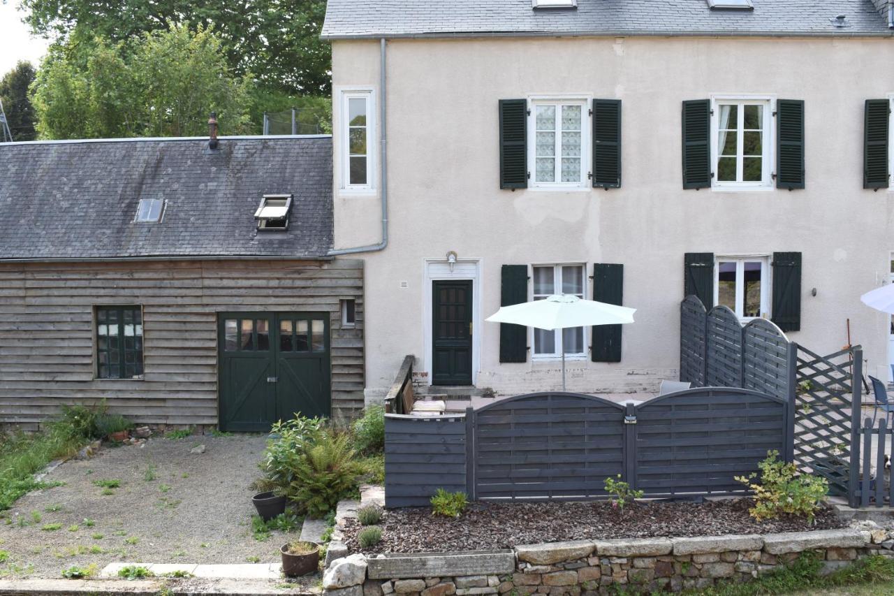 Gites In Le Neufbourg -Mortain المظهر الخارجي الصورة