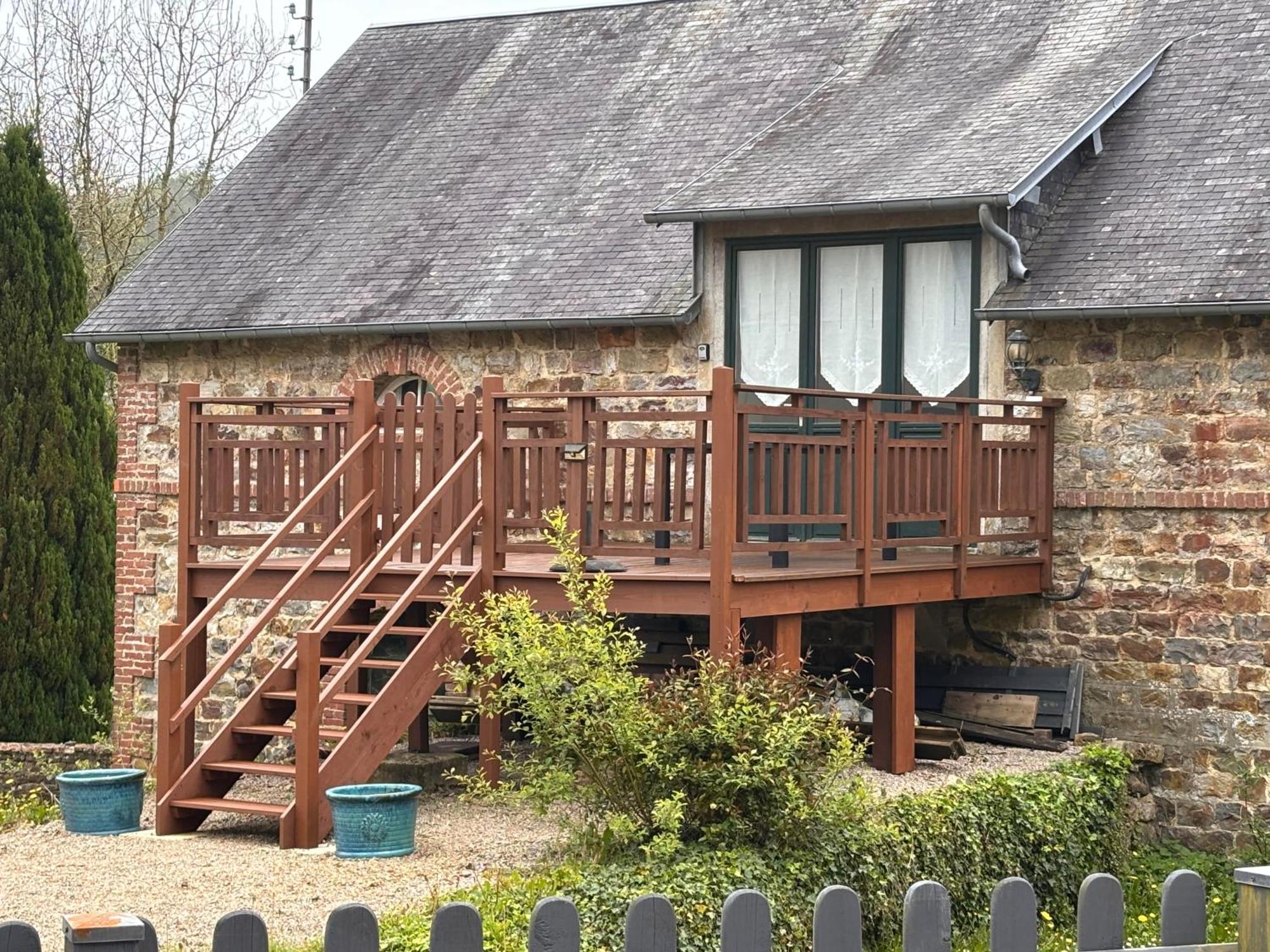 Gites In Le Neufbourg -Mortain المظهر الخارجي الصورة